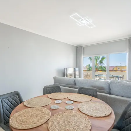 Albufeira Sunny Apartment 1 With Pool By Homing Albufeira