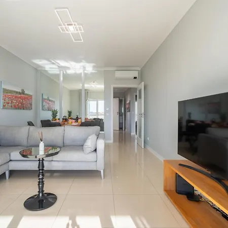 Albufeira Sunny Apartment 1 With Pool By Homing *
