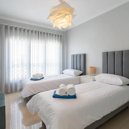 Albufeira Sunny Apartment 1 With Pool By Homing * Albufeira